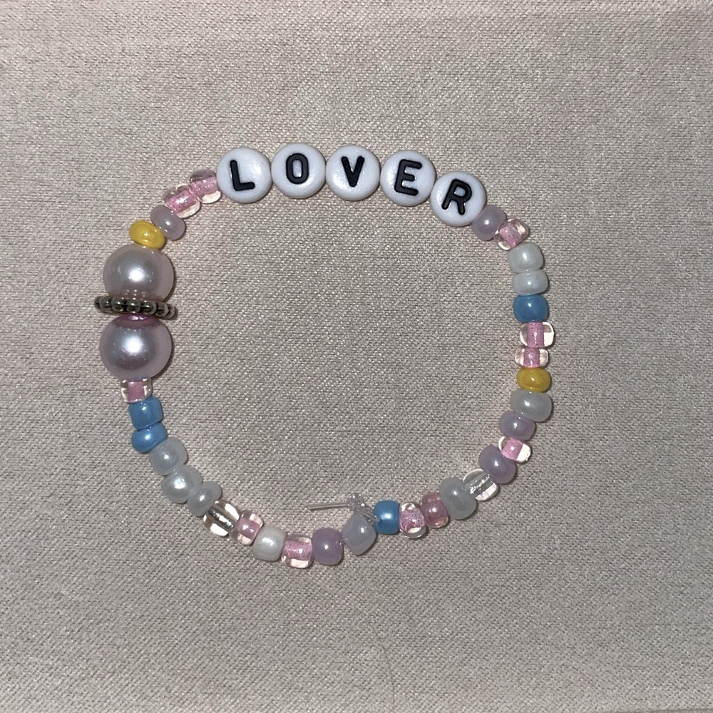 Taylor Swift | Lover | Homemade Friendship Bracelet